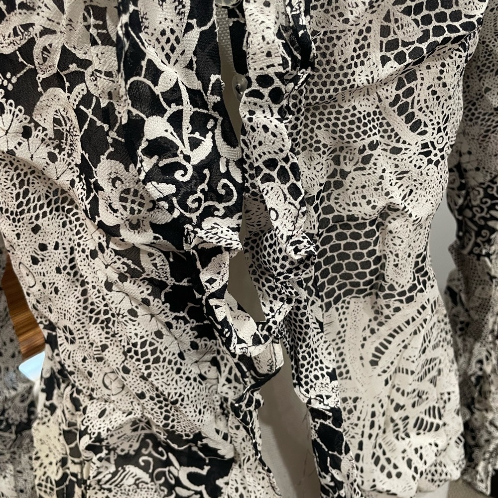 WHITE HOUSE BLACK MARKET BLOUSE - Picture 4 of 5